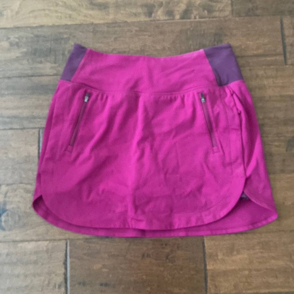 SUMMERS - Athleta 16” Fairway Golf Skort. Worn once. Size M.